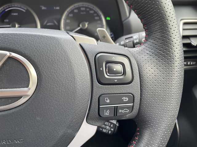 レクサス ＮＸ 300h Fスポーツ 広島県 2018(平30)年 0.9万km グラファイトブラックガラスフレーク ワンオーナー/純正10.3インチナビ（CD/DVD/Bluetooth）/フルセグTV（走行中視聴可）/全方位モニター/ETC2.0/レッド×ブラック コンビレザーシート/・シートヒーター/・エアシート/・パワーシート（メモリー機能付き）/三眼LEDヘッドライト/シーケンシャルウインカー/レーダークルーズコントロール/衝突被害軽減ブレーキ/車線逸脱防止支援機能/オートマチックハイビーム/コーナーセンサー/純正18インチAW/ステアリングヒーター/オートブレーキホールド/スペアキー×2