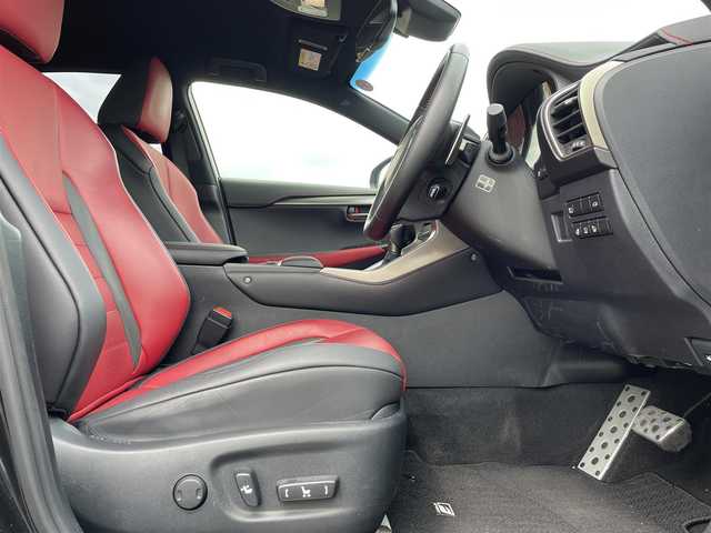 レクサス ＮＸ 300h Fスポーツ 広島県 2018(平30)年 0.9万km グラファイトブラックガラスフレーク ワンオーナー/純正10.3インチナビ（CD/DVD/Bluetooth）/フルセグTV（走行中視聴可）/全方位モニター/ETC2.0/レッド×ブラック コンビレザーシート/・シートヒーター/・エアシート/・パワーシート（メモリー機能付き）/三眼LEDヘッドライト/シーケンシャルウインカー/レーダークルーズコントロール/衝突被害軽減ブレーキ/車線逸脱防止支援機能/オートマチックハイビーム/コーナーセンサー/純正18インチAW/ステアリングヒーター/オートブレーキホールド/スペアキー×2