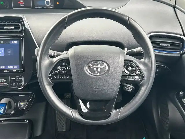 トヨタ プリウス A プレミアム　ツーリングセレ 千葉県 2019(平31)年 3.6万km ブルーM 純正9インチナビ/(フルセグTV/BT/CD/DVD/FM/AM)/バックカメラ/ドライブレコーダー/レザーシート/シートヒーター/エアシート/ブラインドスポットモニター/衝突被害軽減システム/車線逸脱警報/クルーズコントロール/横滑り防止装置/ビルトインETC2.0/アイドリングストップ/LEDヘッドライト/フォグランプ/オートライト/ウィンカーミラー/電動格納ミラー/純正17インチAW/シートリフター/プッシュスタート/スマートキー/フロアマット/ドアバイザー/スペアキー/取扱説明書/保証書