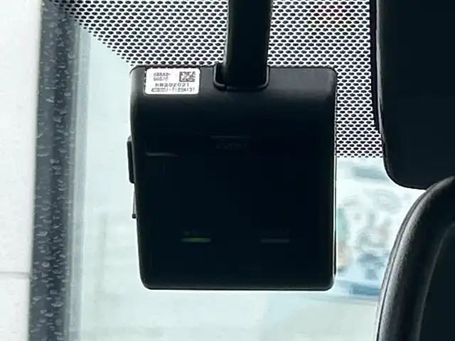 トヨタ プリウス A プレミアム　ツーリングセレ 千葉県 2019(平31)年 3.6万km ブルーM 純正9インチナビ/(フルセグTV/BT/CD/DVD/FM/AM)/バックカメラ/ドライブレコーダー/レザーシート/シートヒーター/エアシート/ブラインドスポットモニター/衝突被害軽減システム/車線逸脱警報/クルーズコントロール/横滑り防止装置/ビルトインETC2.0/アイドリングストップ/LEDヘッドライト/フォグランプ/オートライト/ウィンカーミラー/電動格納ミラー/純正17インチAW/シートリフター/プッシュスタート/スマートキー/フロアマット/ドアバイザー/スペアキー/取扱説明書/保証書