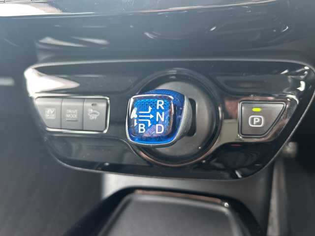 トヨタ プリウス A プレミアム　ツーリングセレ 千葉県 2019(平31)年 3.6万km ブルーM 純正9インチナビ/(フルセグTV/BT/CD/DVD/FM/AM)/バックカメラ/ドライブレコーダー/レザーシート/シートヒーター/エアシート/ブラインドスポットモニター/衝突被害軽減システム/車線逸脱警報/クルーズコントロール/横滑り防止装置/ビルトインETC2.0/アイドリングストップ/LEDヘッドライト/フォグランプ/オートライト/ウィンカーミラー/電動格納ミラー/純正17インチAW/シートリフター/プッシュスタート/スマートキー/フロアマット/ドアバイザー/スペアキー/取扱説明書/保証書