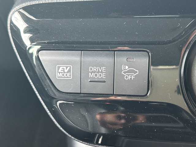 トヨタ プリウス A プレミアム　ツーリングセレ 千葉県 2019(平31)年 3.6万km ブルーM 純正9インチナビ/(フルセグTV/BT/CD/DVD/FM/AM)/バックカメラ/ドライブレコーダー/レザーシート/シートヒーター/エアシート/ブラインドスポットモニター/衝突被害軽減システム/車線逸脱警報/クルーズコントロール/横滑り防止装置/ビルトインETC2.0/アイドリングストップ/LEDヘッドライト/フォグランプ/オートライト/ウィンカーミラー/電動格納ミラー/純正17インチAW/シートリフター/プッシュスタート/スマートキー/フロアマット/ドアバイザー/スペアキー/取扱説明書/保証書