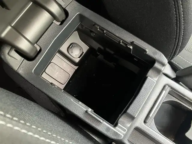 スバル レヴォーグ 1．6GT アイサイト 道南・函館 2016(平28)年 5.8万km クリスタルホワイトP 4WD/純正ナビ/フルセグTV/バックカメラ/衝突被害軽減ブレーキ/レーンキープアシスト/レーダークルーズコントロール/パワーシート/スマートキー/プッシュスタート/スペアキー１本/LEDヘッドライト/オートライト/ETC