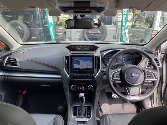 スバル ＸＶ ハイブリッド アドバンス 鳥取県 2020(令2)年 7.5万km クリスタルホワイトP 登録時走行距離：74284km/純正8型ナビ/　CD DVD BT フルセグTV/ダイアトーンサウンド/バックカメラ/左前カメラ/アイサイト/レーダークルーズコントロール/レーンキープアシスト/ブラインドスポットモニター/クリアランスソナー/LEDヘッドライト/オートライト/フォグランプ/リアフォグ/オートホールド機能付き電子パーキングブレーキ/MTモード付AT/パドルシフト/アルミペダル/ブラックレザーシート/パワーシート/シートヒーター/ETC2.0/革巻きステアリング/ステアリングスイッチ/プッシュスタート/スマートキー/スペアキー
