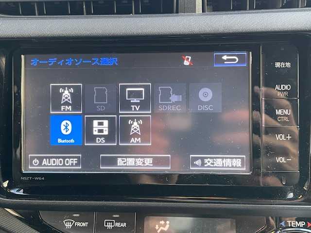 トヨタ アクア S 静岡県 2015(平27)年 10.6万km クールソーダメタリック ワンオーナー/ECOモード/EVモード/横滑り防止装置/ETC/ハイブリッド/Bluetooth/フルセグTV/純正フロアマット