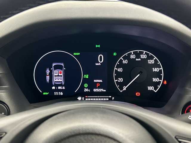 ホンダ ヴェゼル ハイブリッド e:HEV Z PLaYパッケージ 三重県 2024(令6)年 2.6万km プレミアムサンライトホワイトパール /禁煙車//純正ディスプレイオーディオ//AppleCarPray/AndroidAuto/Bluetooth/フルセグ//アダプティブクルーズコントロール//前席シートヒーター//ステアリングヒーター//白革ハーフレザーシート//パワーバックドア//バックモニター//パドルシフト//ワイヤレスチャージャー//ブラインドスポットモニター//前後ドライブレコーダー//電動パーキング//LEDヘッドライト//純正18インチAW