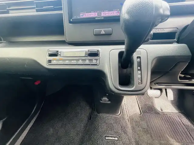 スズキ ワゴンＲ HYBRID FZ 岡山県 2017(平29)年 9.7万km ブルーイッシュブラックパール3 (株)IDOMが運営する【じしゃロン岡山店】の自社ローン専用車両になります。こちらは現金またはオートローンご利用時の価格です。自社ローンご希望の方は別途その旨お申付け下さい/スマートキー/プッシュスタート/社外7インチナビ/Bluetooth/バックカメラ/オートライト/純正14インチAW/純正フロアマット