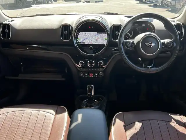 ＭＩＮＩ ＢＭＷ ミニ クロスオーバー クーパー D オール4 エッセンシャルトリム 高知県 2021(令3)年 3万km 紺Ⅱ 純正ナビ/【AM/FM/BT】/ぺッパーパッケージ/・電動リアゲート/・バックカメラ/・スマートキー/インテリジェントセーフティ/・追突警告　/・歩行者警告　/・車線逸脱警告/シートヒーター/純正17インチAW/LEDヘッドライト/クリアランスソナー/ACC/ミラー一体型ETC/ルーフレール/ドライブレコーダー360°/シートカバー(茶色)/純正フロアマット/４WD