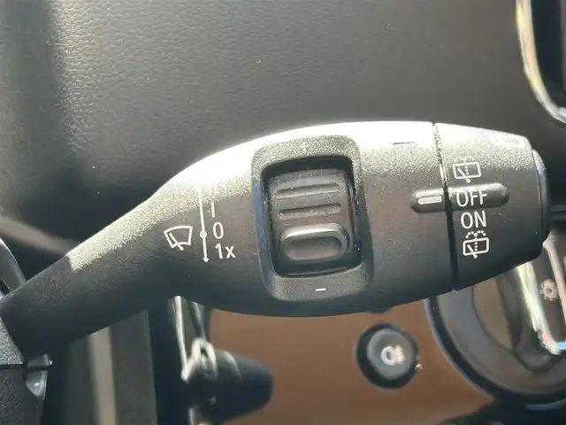 ＭＩＮＩ ＢＭＷ ミニ クロスオーバー クーパー D オール4 エッセンシャルトリム 高知県 2021(令3)年 3万km 紺Ⅱ 純正ナビ/【AM/FM/BT】/ぺッパーパッケージ/・電動リアゲート/・バックカメラ/・スマートキー/インテリジェントセーフティ/・追突警告　/・歩行者警告　/・車線逸脱警告/シートヒーター/純正17インチAW/LEDヘッドライト/クリアランスソナー/ACC/ミラー一体型ETC/ルーフレール/ドライブレコーダー360°/シートカバー(茶色)/純正フロアマット/４WD