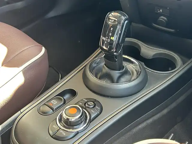 ＭＩＮＩ ＢＭＷ ミニ クロスオーバー クーパー D オール4 エッセンシャルトリム 高知県 2021(令3)年 3万km 紺Ⅱ 純正ナビ/【AM/FM/BT】/ぺッパーパッケージ/・電動リアゲート/・バックカメラ/・スマートキー/インテリジェントセーフティ/・追突警告　/・歩行者警告　/・車線逸脱警告/シートヒーター/純正17インチAW/LEDヘッドライト/クリアランスソナー/ACC/ミラー一体型ETC/ルーフレール/ドライブレコーダー360°/シートカバー(茶色)/純正フロアマット/４WD