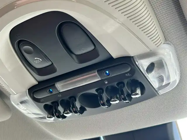 ＭＩＮＩ ＢＭＷ ミニ クロスオーバー クーパー D オール4 エッセンシャルトリム 高知県 2021(令3)年 3万km 紺Ⅱ 純正ナビ/【AM/FM/BT】/ぺッパーパッケージ/・電動リアゲート/・バックカメラ/・スマートキー/インテリジェントセーフティ/・追突警告　/・歩行者警告　/・車線逸脱警告/シートヒーター/純正17インチAW/LEDヘッドライト/クリアランスソナー/ACC/ミラー一体型ETC/ルーフレール/ドライブレコーダー360°/シートカバー(茶色)/純正フロアマット/４WD