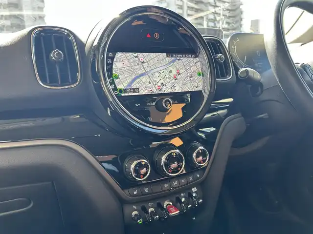 ＭＩＮＩ ＢＭＷ ミニ クロスオーバー クーパー D オール4 エッセンシャルトリム 高知県 2021(令3)年 3万km 紺Ⅱ 純正ナビ/【AM/FM/BT】/ぺッパーパッケージ/・電動リアゲート/・バックカメラ/・スマートキー/インテリジェントセーフティ/・追突警告　/・歩行者警告　/・車線逸脱警告/シートヒーター/純正17インチAW/LEDヘッドライト/クリアランスソナー/ACC/ミラー一体型ETC/ルーフレール/ドライブレコーダー360°/シートカバー(茶色)/純正フロアマット/４WD