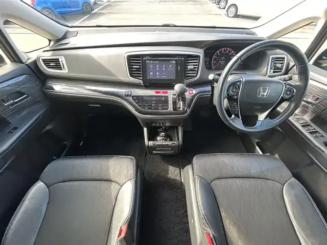 ホンダ オデッセイ アブソルート 愛媛県 2014(平26)年 6.3万km ホワイトオーキッドパール 純正ナビ/全周囲カメラ/両側パワースライドドア/純正フリップダウンモニター/HDMI入力端子/USB入力端子/パドルシフト/クルーズコントロール/LEDヘッドライト/オートライト/電格ミラー/ヒートミラー/ETC/アイドリングストップ/ドアバイザー/無限フロアマット/純正18インチAW(社外センターキャップ)/現状サマー(社外AW)(225/45/ZR18)/MINERVA RADIAL F205