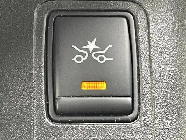 日産 セレナ ハイウェイスター G 福岡県 2017(平29)年 7.8万km ブリリアントホワイトパール プロパイロット/フリップダウンモニター/純正ナビ（ＭＭ３１６Ｄ－Ｗ）/フルセグTV/CD/DVD/BT/SD/AM/FM/AUX/アラウンドビューモニター/エマージェンシーブレーキ/デジタルインナーミラー/ハンズフリー両側パワースライドドア/パーキングアシスト/クリアランスソナー/ビルトインETC/純正ＡＷ/電動パーキング/ブレーキホールド/ステアリングリモコン/オートエアコン/ロールサンシェード/シートバックテーブル/ウォークスルー/スマートキー/プッシュスタート