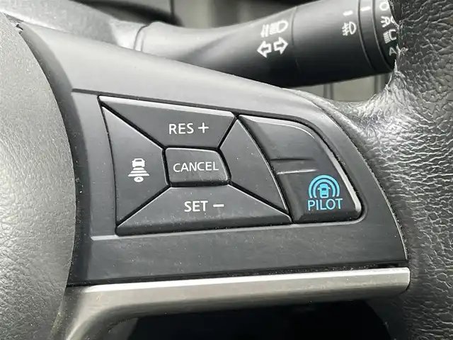 日産 セレナ ハイウェイスター G 福岡県 2017(平29)年 7.8万km ブリリアントホワイトパール プロパイロット/フリップダウンモニター/純正ナビ（ＭＭ３１６Ｄ－Ｗ）/フルセグTV/CD/DVD/BT/SD/AM/FM/AUX/アラウンドビューモニター/エマージェンシーブレーキ/デジタルインナーミラー/ハンズフリー両側パワースライドドア/パーキングアシスト/クリアランスソナー/ビルトインETC/純正ＡＷ/電動パーキング/ブレーキホールド/ステアリングリモコン/オートエアコン/ロールサンシェード/シートバックテーブル/ウォークスルー/スマートキー/プッシュスタート