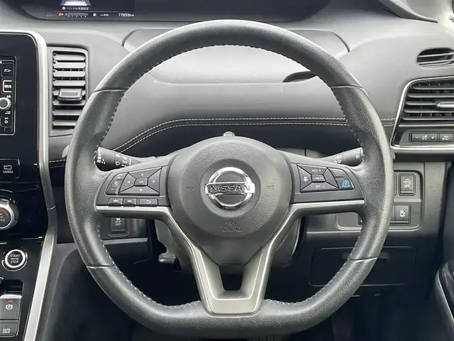 日産 セレナ ハイウェイスター G 福岡県 2017(平29)年 7.8万km ブリリアントホワイトパール プロパイロット/フリップダウンモニター/純正ナビ（ＭＭ３１６Ｄ－Ｗ）/フルセグTV/CD/DVD/BT/SD/AM/FM/AUX/アラウンドビューモニター/エマージェンシーブレーキ/デジタルインナーミラー/ハンズフリー両側パワースライドドア/パーキングアシスト/クリアランスソナー/ビルトインETC/純正ＡＷ/電動パーキング/ブレーキホールド/ステアリングリモコン/オートエアコン/ロールサンシェード/シートバックテーブル/ウォークスルー/スマートキー/プッシュスタート