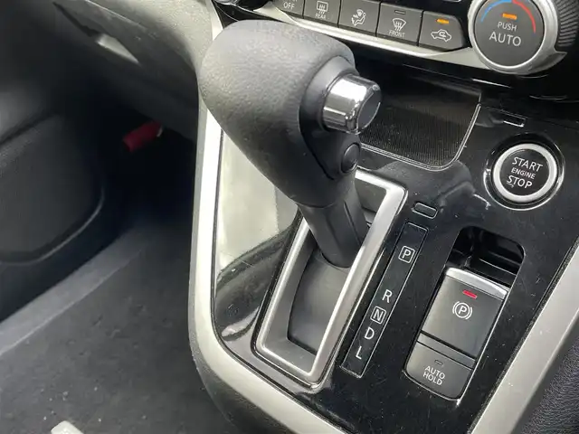 日産 セレナ ハイウェイスター G 福岡県 2017(平29)年 7.8万km ブリリアントホワイトパール プロパイロット/フリップダウンモニター/純正ナビ（ＭＭ３１６Ｄ－Ｗ）/フルセグTV/CD/DVD/BT/SD/AM/FM/AUX/アラウンドビューモニター/エマージェンシーブレーキ/デジタルインナーミラー/ハンズフリー両側パワースライドドア/パーキングアシスト/クリアランスソナー/ビルトインETC/純正ＡＷ/電動パーキング/ブレーキホールド/ステアリングリモコン/オートエアコン/ロールサンシェード/シートバックテーブル/ウォークスルー/スマートキー/プッシュスタート