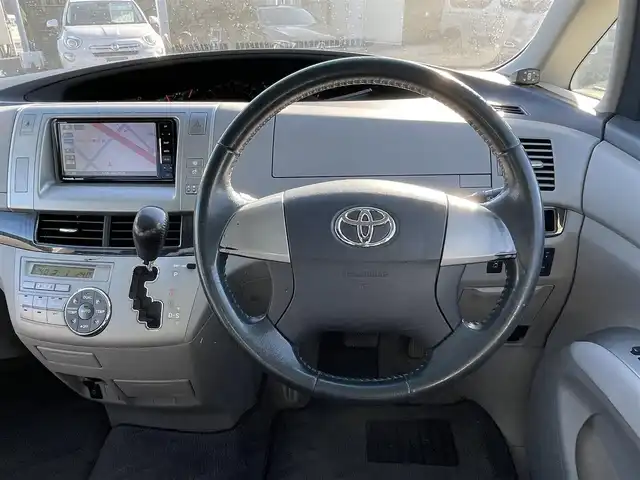 トヨタ エスティマ アエラス 埼玉県 2006(平18)年 17.4万km ミディアムシルバーメタリック 社外ナビTV（CN-RA03WD）/・DVD/CD/SD/フルセグ/ラジオ/社外後席フリップダウンモニター/リアビューカメラ/片側パワースライドドア/ウォークスルー/オートヘッドライト/ダブルエアコン/スマートキー/プッシュスタート/ダブルエアバッグ/アンチロックブレーキ/ETC車載器