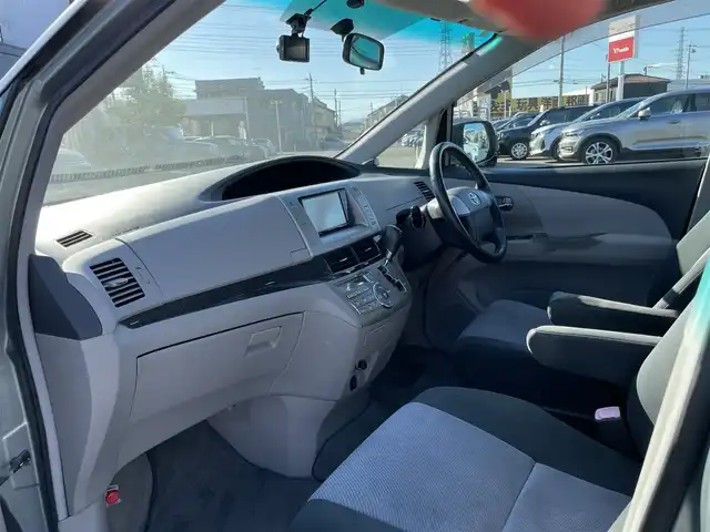 トヨタ エスティマ アエラス 埼玉県 2006(平18)年 17.4万km ミディアムシルバーメタリック 社外ナビTV（CN-RA03WD）/・DVD/CD/SD/フルセグ/ラジオ/社外後席フリップダウンモニター/リアビューカメラ/片側パワースライドドア/ウォークスルー/オートヘッドライト/ダブルエアコン/スマートキー/プッシュスタート/ダブルエアバッグ/アンチロックブレーキ/ETC車載器