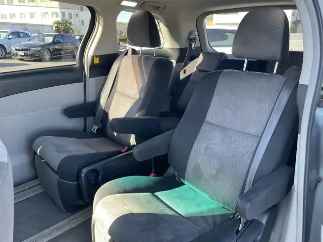 トヨタ エスティマ アエラス 埼玉県 2006(平18)年 17.4万km ミディアムシルバーメタリック 社外ナビTV（CN-RA03WD）/・DVD/CD/SD/フルセグ/ラジオ/社外後席フリップダウンモニター/リアビューカメラ/片側パワースライドドア/ウォークスルー/オートヘッドライト/ダブルエアコン/スマートキー/プッシュスタート/ダブルエアバッグ/アンチロックブレーキ/ETC車載器