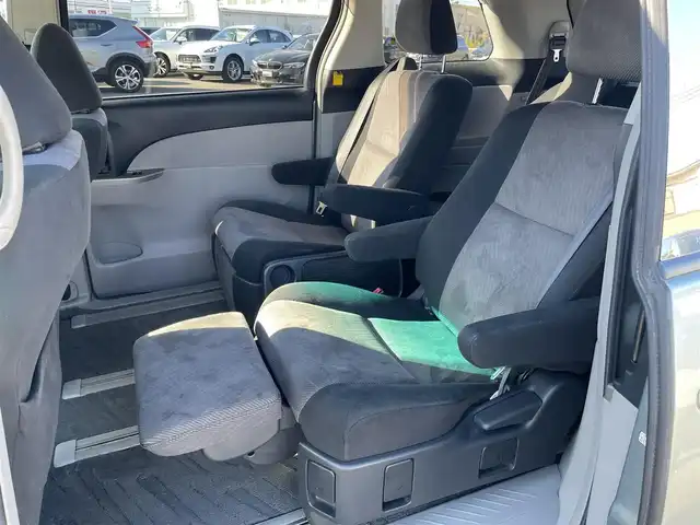 トヨタ エスティマ アエラス 埼玉県 2006(平18)年 17.4万km ミディアムシルバーメタリック 社外ナビTV（CN-RA03WD）/・DVD/CD/SD/フルセグ/ラジオ/社外後席フリップダウンモニター/リアビューカメラ/片側パワースライドドア/ウォークスルー/オートヘッドライト/ダブルエアコン/スマートキー/プッシュスタート/ダブルエアバッグ/アンチロックブレーキ/ETC車載器