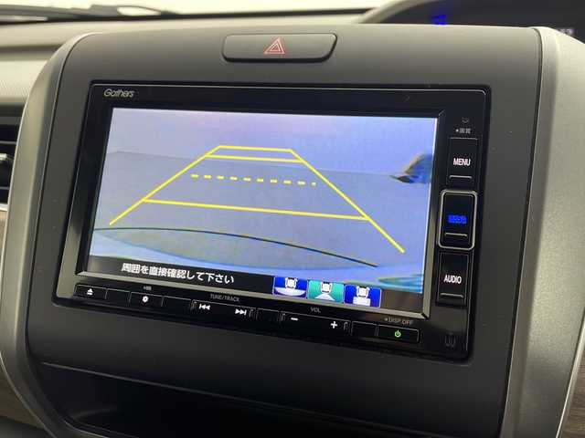 ホンダ フリード G 愛知県 2023(令5)年 2.5万km プラチナホワイトパール /禁煙車//純正ナビ//AM/FM/CD/DVD/ipod//SD/USB/BT/AUX/フルセグ//前席シートヒーター//両側パワースライドドア//ビルトインETC//バックカメラ//LEDオートライト/アクティブコーナリングライト//オートハイビーム//ホンダセンシング//CMBS//ACC//LKAS//アイドリングストップ//横滑り防止装置//プッシュスタート//純正フロアマット//純正ドアバイザー//サイドシェード//ISOFIX//ECON//スマートキー