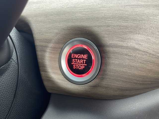 ホンダ フリード G 愛知県 2023(令5)年 2.5万km プラチナホワイトパール /禁煙車//純正ナビ//AM/FM/CD/DVD/ipod//SD/USB/BT/AUX/フルセグ//前席シートヒーター//両側パワースライドドア//ビルトインETC//バックカメラ//LEDオートライト/アクティブコーナリングライト//オートハイビーム//ホンダセンシング//CMBS//ACC//LKAS//アイドリングストップ//横滑り防止装置//プッシュスタート//純正フロアマット//純正ドアバイザー//サイドシェード//ISOFIX//ECON//スマートキー