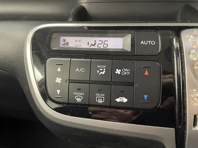 ホンダ Ｎ ＢＯＸ カスタム G ターボパッケージ 埼玉県 2013(平25)年 9.5万km タフタホワイトⅢ 純正7インチナビ/ フルセグTV Bluetooth CD DVD iPod/バックカメラ/両側パワースライドドア/クルーズコントロール/パドルシフト/ETC/純正フロアマット/純正15インチアルミホイール/オートライト/スマートキー/プッシュスタート/電動格納ミラー