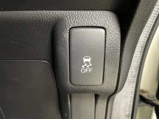 ホンダ Ｎ ＢＯＸ カスタム G ターボパッケージ 埼玉県 2013(平25)年 9.5万km タフタホワイトⅢ 純正7インチナビ/ フルセグTV Bluetooth CD DVD iPod/バックカメラ/両側パワースライドドア/クルーズコントロール/パドルシフト/ETC/純正フロアマット/純正15インチアルミホイール/オートライト/スマートキー/プッシュスタート/電動格納ミラー