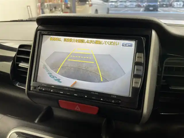 ホンダ Ｎ ＢＯＸ カスタム G ターボパッケージ 埼玉県 2013(平25)年 9.5万km タフタホワイトⅢ 純正7インチナビ/ フルセグTV Bluetooth CD DVD iPod/バックカメラ/両側パワースライドドア/クルーズコントロール/パドルシフト/ETC/純正フロアマット/純正15インチアルミホイール/オートライト/スマートキー/プッシュスタート/電動格納ミラー