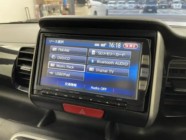 ホンダ Ｎ ＢＯＸ カスタム G ターボパッケージ 埼玉県 2013(平25)年 9.5万km タフタホワイトⅢ 純正7インチナビ/ フルセグTV Bluetooth CD DVD iPod/バックカメラ/両側パワースライドドア/クルーズコントロール/パドルシフト/ETC/純正フロアマット/純正15インチアルミホイール/オートライト/スマートキー/プッシュスタート/電動格納ミラー