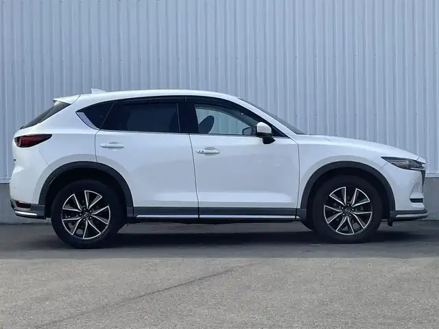 マツダ ＣＸ－５ XD Lパッケージ 愛媛県 2017(平29)年 5.3万km スノーフレイクホワイトパールマイカ 純正F/S/Rアンダースカート/純正メモリーナビ/CD/DVD/Bluetooth/フルセグTV/BOSEサウンドシステム/バック/サイドカメラ/衝突被害軽減ブレーキ/誤発進抑制機能/レーダークルーズコントロール/レーンキープアシスト/ブラインドスポットモニター/ヘッドアップディスプレイ/アダプティブLEDヘッドライト/パワーバックドア/本革シート/パワーシート/シートヒーター/ETC/禁煙車