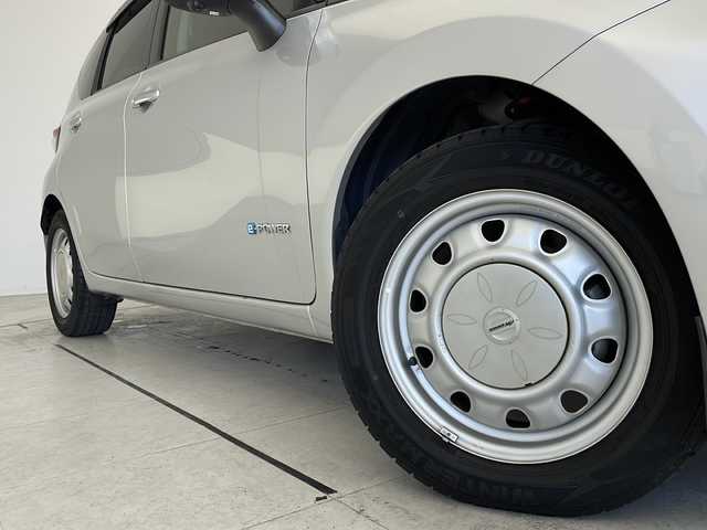 日産 ノート e－パワー X Vセレクション 愛知県 2020(令2)年 3.4万km ブリリアントシルバー 衝突軽減システム/純正ナビ/全方位カメラ/フルセグ/ＣＤ/Bluetooth/バックカメラ/コーナーセンサー/LEDヘッドライト/オートライト/インテリジェントミラー/ドライブレコーダー/ETC/ステアリングスイッチ/スマートキー/プッシュスタート