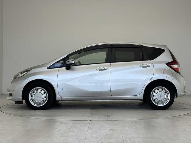 日産 ノート e－パワー X Vセレクション 愛知県 2020(令2)年 3.4万km ブリリアントシルバー 衝突軽減システム/純正ナビ/全方位カメラ/フルセグ/ＣＤ/Bluetooth/バックカメラ/コーナーセンサー/LEDヘッドライト/オートライト/インテリジェントミラー/ドライブレコーダー/ETC/ステアリングスイッチ/スマートキー/プッシュスタート