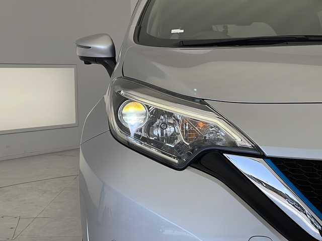 日産 ノート e－パワー X Vセレクション 愛知県 2020(令2)年 3.4万km ブリリアントシルバー 衝突軽減システム/純正ナビ/全方位カメラ/フルセグ/ＣＤ/Bluetooth/バックカメラ/コーナーセンサー/LEDヘッドライト/オートライト/インテリジェントミラー/ドライブレコーダー/ETC/ステアリングスイッチ/スマートキー/プッシュスタート