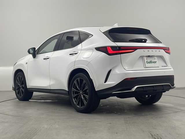 レクサス ＮＸ 350h Fスポーツ 島根県 2022(令4)年 2.7万km ホワイトノーヴァガラスフレーク 純正14インチメモリナビ/フルセグTV/Bluetooth/全方位カメラ/前ドライブレコーダー/ETC2.0ビルトイン/ワンオーナー/レーダークルーズコントロール/衝突軽減ブレーキ/横滑り防止装置/レーンアシスト/前後コーナーセンサー/電動リアゲート/e-ラッチシステム/MTモード付AT/リアサーキュレーター/D+N席パワーシート/D+N席シートヒーター/ステアリングヒーター/バニティランプ/置くだけ充電/アイドリングストップ/純正LEDヘッドライト/純正フロアマット