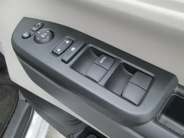 ホンダ Ｎ ＢＯＸ 千葉県 2024(令6)年 0.5万km プレミアムサンライトホワイトパール ワンオーナー/純正8インチナビ、フルセグTV/バックカメラ/オーディオ【ラジオ/BT/USB】/パワースライドドア/LEDヘッドライト/ウィンカードアミラー/純正ドライブレコーダー(DRH-229ND)/ホンダセンシング/レーダークルーズコントロール/横滑り防止装置/電子パーキングシステム/ビルトインETC/保証書/取扱説明書/スペアキー