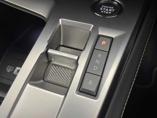 プジョー プジョー ４０８ GT ハイブリッド 三重県 2023(令5)年 3.9万km 青 禁煙車/純正ナビ（Bluetooth・AppleCarPlay・AndroidAuto）/アラウンドビューモニター/ブラインドスポットモニター/デジタルインナーミラー/パドルシフト/前席シートヒーター/前席パワーシート/パワーバックドア/電動パーキング/レーダークルーズコントロール/革巻きステアリング/ビルトインETC/置くだけ充電/LEDヘッドライト（オートライト）