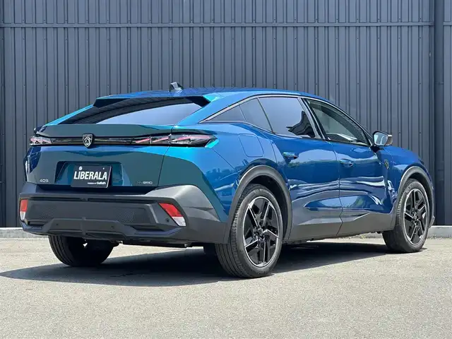 プジョー プジョー ４０８ GT ハイブリッド 福島県 2023(令5)年 3.9万km 青Ｍ ワンオーナー/ACC/レーンキープ/ブラインドスポット/ハーフレザーシート/前席シートヒーター/前席パワーシート/ステアリングヒーター/純正ナビ/・Bluetooth・AppleCarPlay・AndroidAuto/360°カメラ/デジタルインナーミラー型ドラレコ/パドルシフト/パワーバックドア/ETC/ワイヤレス充電/LEDヘッドライト/アンビエントライト/ドライブモード/取扱説明書/保証書/スペアキー