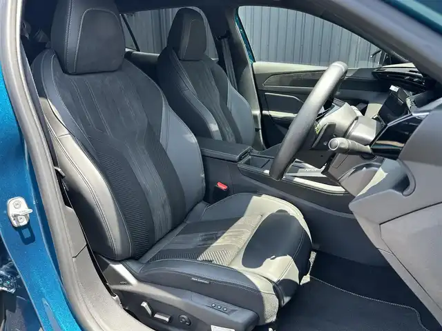 プジョー プジョー ４０８ GT ハイブリッド 福島県 2023(令5)年 3.9万km 青Ｍ ワンオーナー/ACC/レーンキープ/ブラインドスポット/ハーフレザーシート/前席シートヒーター/前席パワーシート/ステアリングヒーター/純正ナビ/・Bluetooth・AppleCarPlay・AndroidAuto/360°カメラ/デジタルインナーミラー型ドラレコ/パドルシフト/パワーバックドア/ETC/ワイヤレス充電/LEDヘッドライト/アンビエントライト/ドライブモード/取扱説明書/保証書/スペアキー