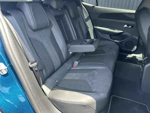 プジョー プジョー ４０８ GT ハイブリッド 福島県 2023(令5)年 3.9万km 青Ｍ ワンオーナー/ACC/レーンキープ/ブラインドスポット/ハーフレザーシート/前席シートヒーター/前席パワーシート/ステアリングヒーター/純正ナビ/・Bluetooth・AppleCarPlay・AndroidAuto/360°カメラ/デジタルインナーミラー型ドラレコ/パドルシフト/パワーバックドア/ETC/ワイヤレス充電/LEDヘッドライト/アンビエントライト/ドライブモード/取扱説明書/保証書/スペアキー