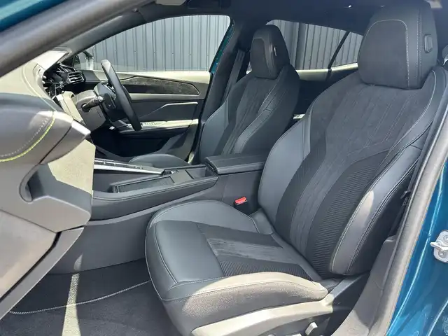 プジョー プジョー ４０８ GT ハイブリッド 福島県 2023(令5)年 3.9万km 青Ｍ ワンオーナー/ACC/レーンキープ/ブラインドスポット/ハーフレザーシート/前席シートヒーター/前席パワーシート/ステアリングヒーター/純正ナビ/・Bluetooth・AppleCarPlay・AndroidAuto/360°カメラ/デジタルインナーミラー型ドラレコ/パドルシフト/パワーバックドア/ETC/ワイヤレス充電/LEDヘッドライト/アンビエントライト/ドライブモード/取扱説明書/保証書/スペアキー