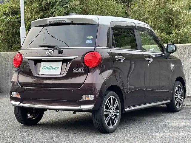 ダイハツ キャスト スタイル X リミテッド SAⅢ 長崎県 2019(令1)年 2.8万km プラムブラウンクリスタルマイカ 社外SDナビ(FM/AM/BTオーディオ/フルセグTV/iPod)/純正フロアマット/ドアバイザー/純正15インチアルミホイール/電動格納ミラー/SRSエアバッグ/エマージェンシーキー/プッシュスタート/イモビライザー機能/スマートアシスト/オートハイビーム/ステアリングスイッチ/D+N席シートヒーター/VSC/TRC/ロングソファーモード(シートアレンジ)/前後ドラレコ/ETC/取扱説明書