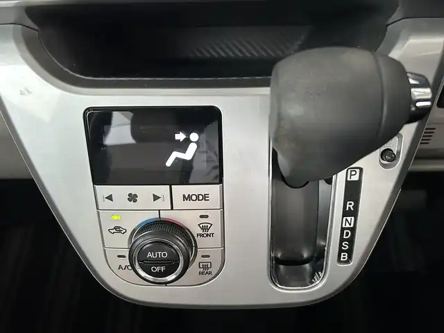 ダイハツ キャスト スタイル X リミテッド SAⅢ 長崎県 2019(令1)年 2.8万km プラムブラウンクリスタルマイカ 社外SDナビ(FM/AM/BTオーディオ/フルセグTV/iPod)/純正フロアマット/ドアバイザー/純正15インチアルミホイール/電動格納ミラー/SRSエアバッグ/エマージェンシーキー/プッシュスタート/イモビライザー機能/スマートアシスト/オートハイビーム/ステアリングスイッチ/D+N席シートヒーター/VSC/TRC/ロングソファーモード(シートアレンジ)/前後ドラレコ/ETC/取扱説明書