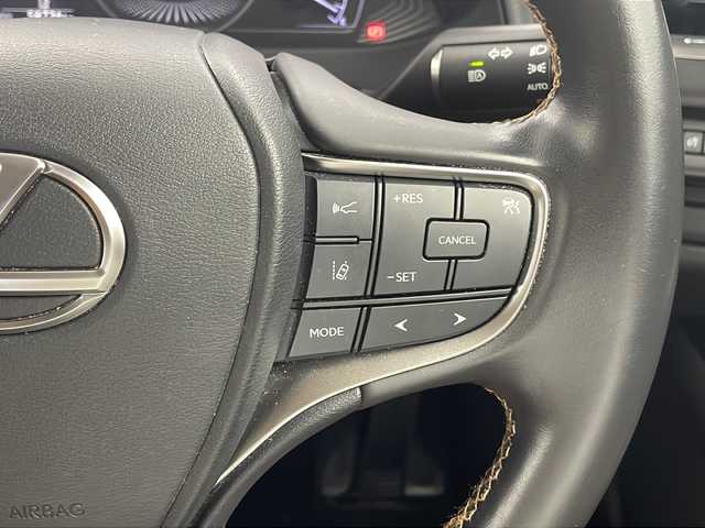 レクサス ＵＸ 250h 栃木県 2019(平31)年 5.9万km ソニッククォーツ 純正メーカーナビ/(BT/AM/FM/CD/DVD/フルセグ）/ETC2.0/ドライブレコーダー/プリクラッシュブレーキ/クルーズコントロール/車線逸脱防止/横滑り防止/先行車発進お知らせ/標識検知/電動リアゲート/電動格納ミラー/ステアリングスイッチ/MTモード付AT/純正アルミホイール/純正フロアマット/プッシュスタート/スマートキー