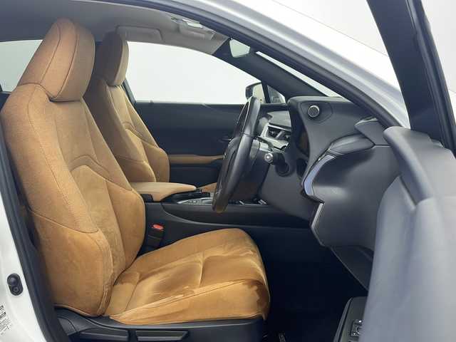 レクサス ＵＸ 250h 栃木県 2019(平31)年 5.9万km ソニッククォーツ 純正メーカーナビ/(BT/AM/FM/CD/DVD/フルセグ）/ETC2.0/ドライブレコーダー/プリクラッシュブレーキ/クルーズコントロール/車線逸脱防止/横滑り防止/先行車発進お知らせ/標識検知/電動リアゲート/電動格納ミラー/ステアリングスイッチ/MTモード付AT/純正アルミホイール/純正フロアマット/プッシュスタート/スマートキー