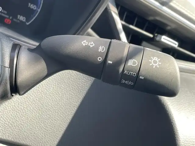 トヨタ カローラ ダブルバイビー 滋賀県 2025(令7)年 0.4万km アティチュードブラックマイカ 純正ディスプレイオーディオ/(BT/フルセグ/MiraCast/AM/FM)/衝突軽減ブレーキ/車線逸脱警報/レーダークルーズコントロール/バックカメラ/レザーシート/シートヒーター/ステアリングヒーター/ステアリングリモコン/革巻きステアリング/ETC2.0/ドライブレコーダー/スマートキー/クリアランスソナー/LEDヘッドライト/オートマチックハイビーム/フォグランプ/純正フロアマット/取扱説明書