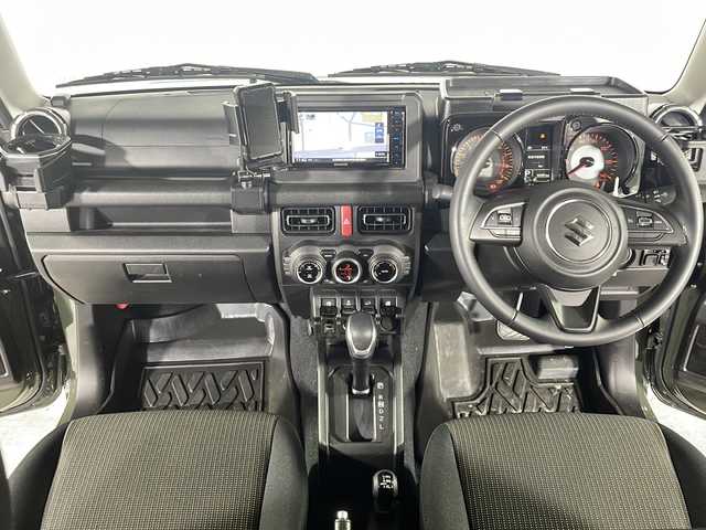 スズキ ジムニー XC 広島県 2022(令4)年 1万km ジャングルグリーン スズキセーフティサポート/レーンキープアシスト/純正ナビ/CD/DVD/フルセグTV/Bluetooth/バックカメラ/ETC/前席シートヒーター/前後ドライブレコーダー/クルーズコントロール/LEDライト/フォグライト/オートライト/ダウンヒルアシストコントrーる/ステアリングリモコン/社外ゴムマット/スマートキー/アイドリングストップ