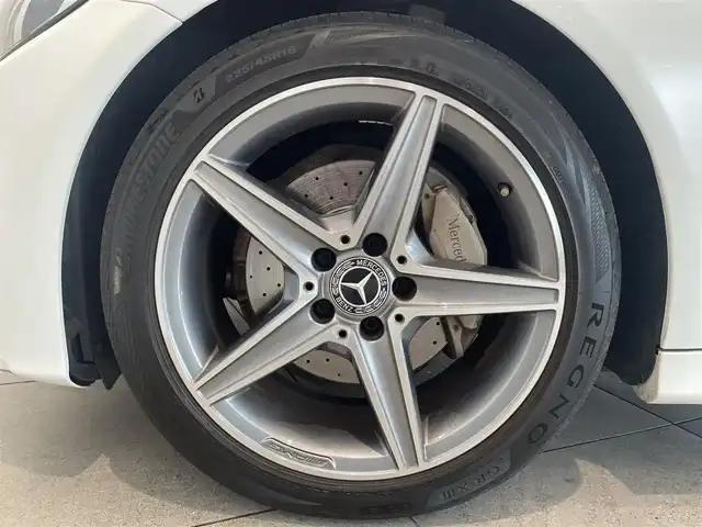 メルセデス・ベンツ Ｃ１８０ ステーションW ローレウスED 愛知県 2017(平29)年 4.4万km ポーラホワイト パノラミックスライディングルーフ/シートヒーター　/ＣＯＭＭＡＮＤナビ　/Ｂｌｕｅｔｏｏｔｈ　/フルセグＴＶ　/ＵＳＢ　/バックカメラ　/ＡＣＣ　/ＬＫＡ　/ＬＤＷ　/ＢＳＭ　/ドライブレコーダー　/ＥＴＣ２．０　/アンビエントライト/プッシュスタート/アイドリングストップ/ウィンカーミラー