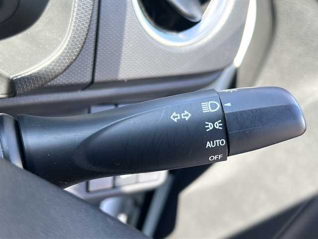 スズキ アルト Lリミテッド 茨城県 2019(令1)年 1.6万km ピュアホワイトP 社外ナビ　ワンセグ/BT/CD/DVD/バックカメラ/パーキングセンサー/セーフティサポート/デュアルセンサーブレーキサポート/後退時ブレーキサポート/前後誤発進抑制機能/車線逸脱警報機能/ふらつき警報機能/先行車発進お知らせ機能/オートライト/運転席シートヒーター/リモコンキー/禁煙車